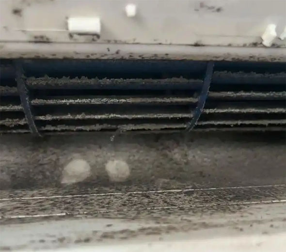 溆浦空调吹的风有股烧焦味是怎么回事